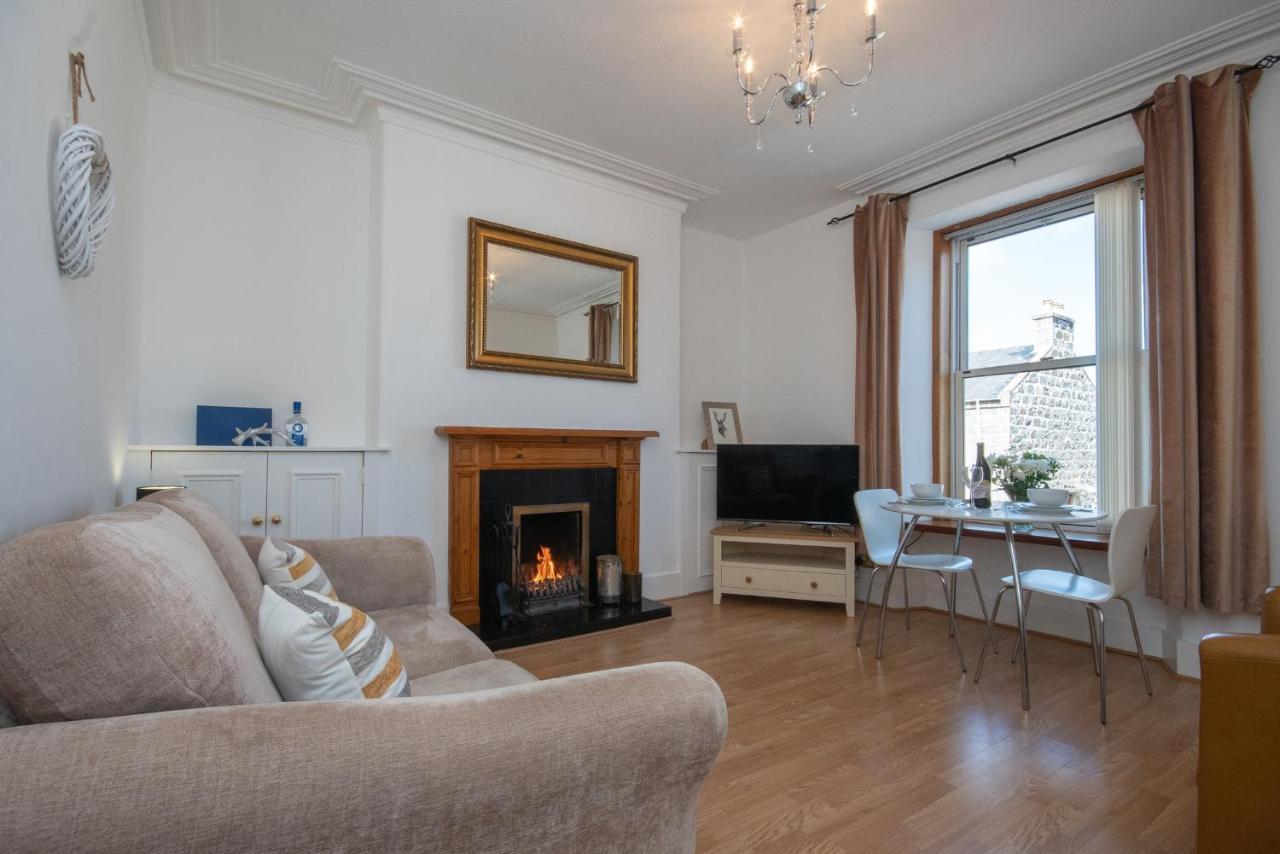 Dwellcome Home Ltd 1 Bed Apt, Half Mile To Union Street Yet Quiet, Free Parking, Fast Wifi, Ideal For Long Term Contractor, Etc Stays, Fully Equipped Kitchen, Regular Housekeeping Option - See Our Site For Assurance Aberdeen Esterno foto