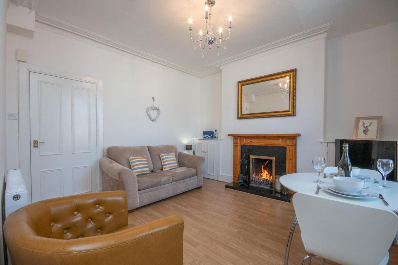 Dwellcome Home Ltd 1 Bed Apt, Half Mile To Union Street Yet Quiet, Free Parking, Fast Wifi, Ideal For Long Term Contractor, Etc Stays, Fully Equipped Kitchen, Regular Housekeeping Option - See Our Site For Assurance Aberdeen Esterno foto